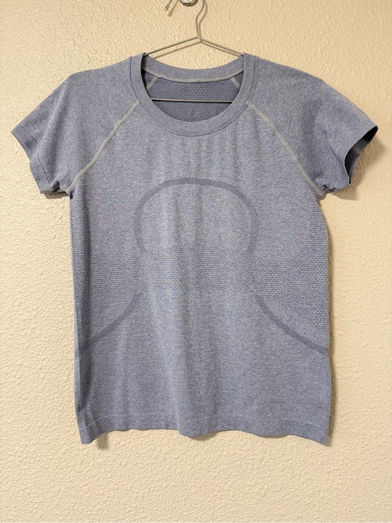 lululemon athletica Tops - Lululemon Swiftly Tech Short-Sleeve Shirt Workout Top Size 8 Light Purple Lilac